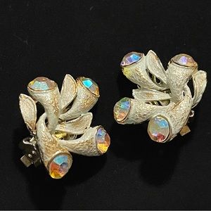✨Stunning Vintage Aurora Borealis Clip On Earrings